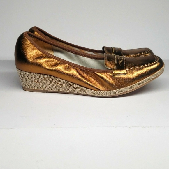 Sesto Meucci Gold Metallic Loafers - Picture 4 of 7